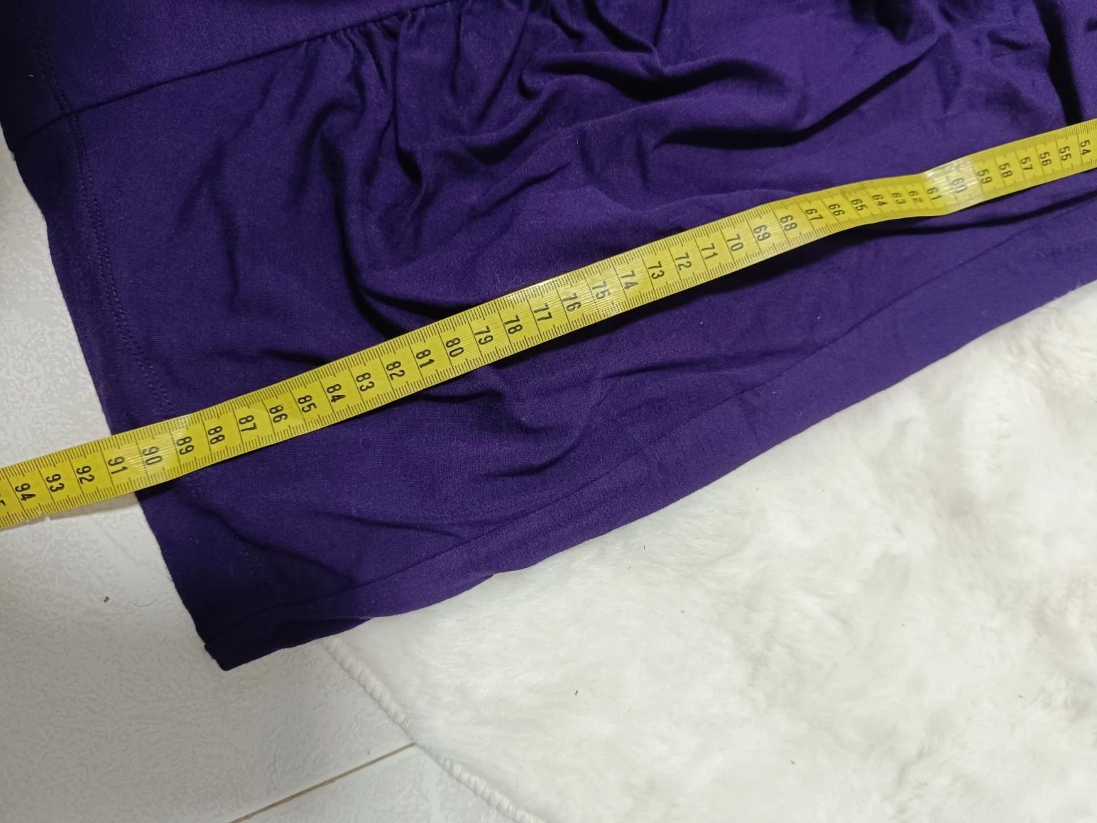 paarse cocktailjurk voor gast met broche - robe violette avec broche – photo 8